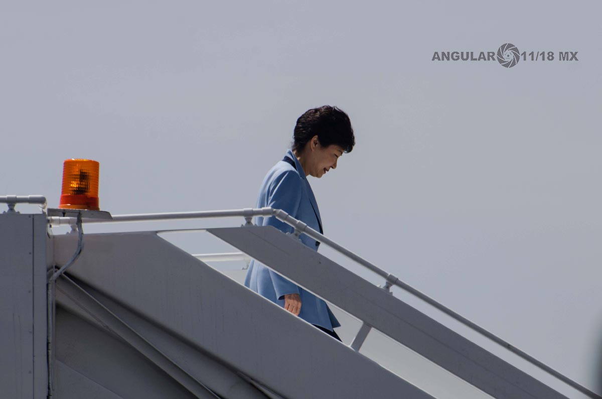 Arribo de la Presidenta de Corea del Sur, Park Geun-hye a la Ciudad de México.