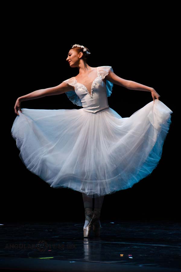 Con  los Mejores Bailarines del Ballet Ruso se Presentó  Zares del Ballet en el Metropolitan