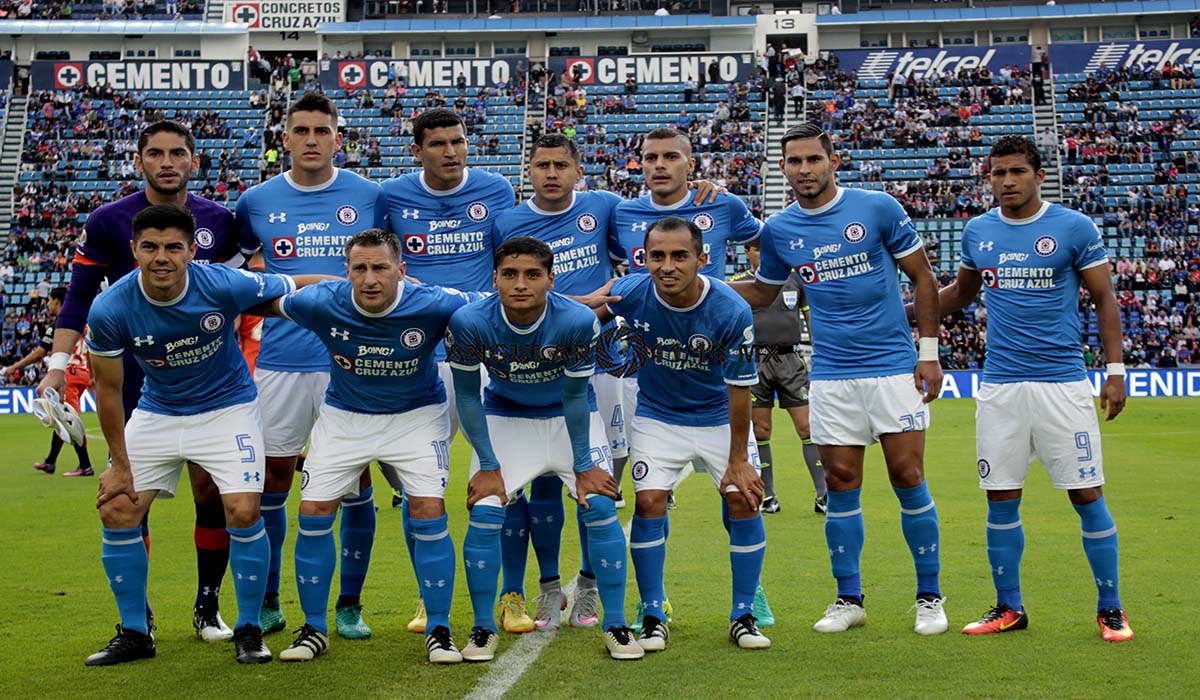 La Maquina del Cruz Azul  le gana 2-1  al Pachuca en un resultado sorpresivo