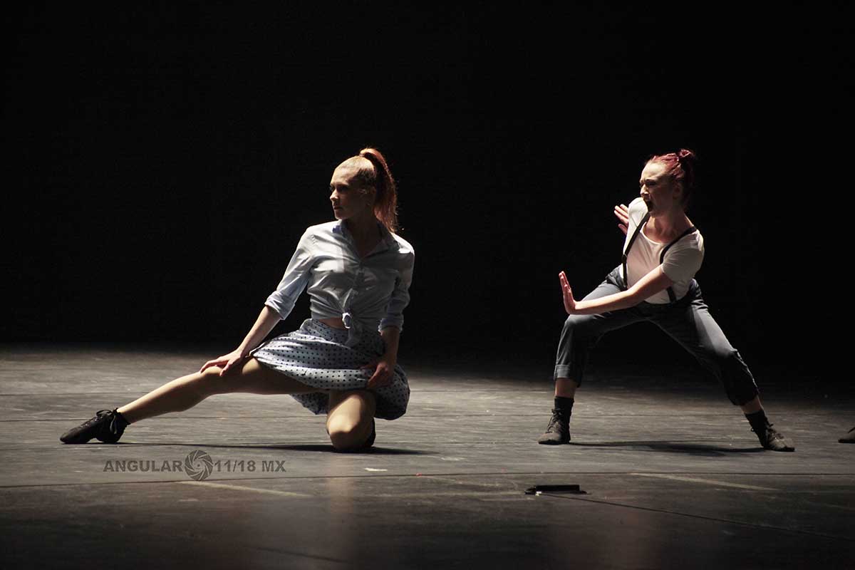 Les Ballets Jazz de Montréal arte dancístico se presento en el  Teatro de la Ciudad