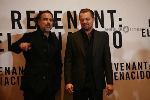 El Director de cine Alejandro Gonzales Iñarritu y el actor Leonardo Dicaprio eb conferencia de prensa en la ciudad de México