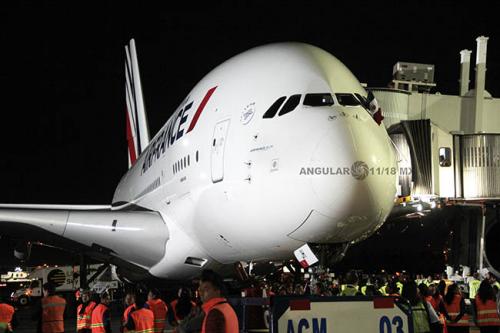El  Gigantesco AIRBUS A380 aterrizo en la Ciudad de México (1)