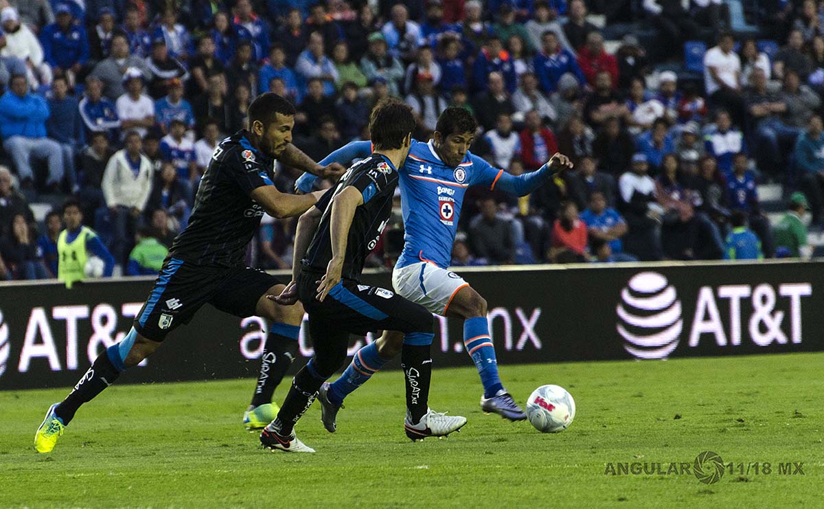 La Máquina del Cruz Azul, Gana 2-0  en casa contra Querétaro.