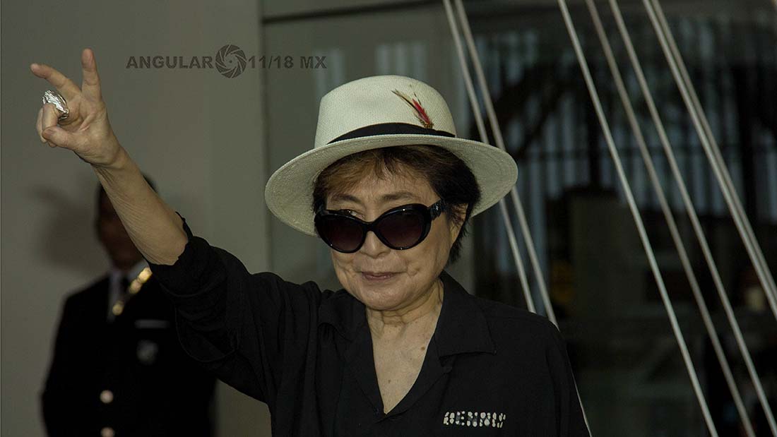 Yoko Ono inauguro su exposición Tierra de Esperanza en la Ciudad de México.