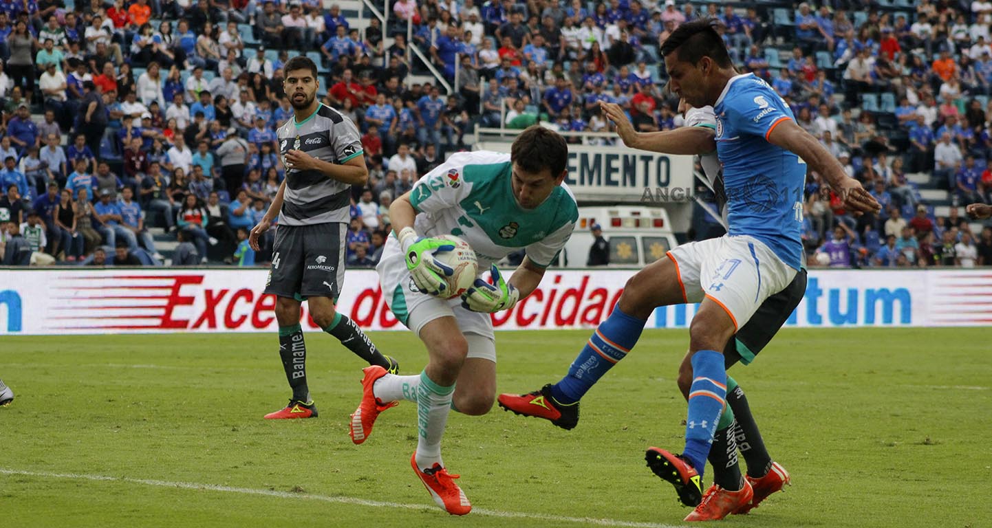Cruz Azul pierde por la mínima diferencia ante el Santos