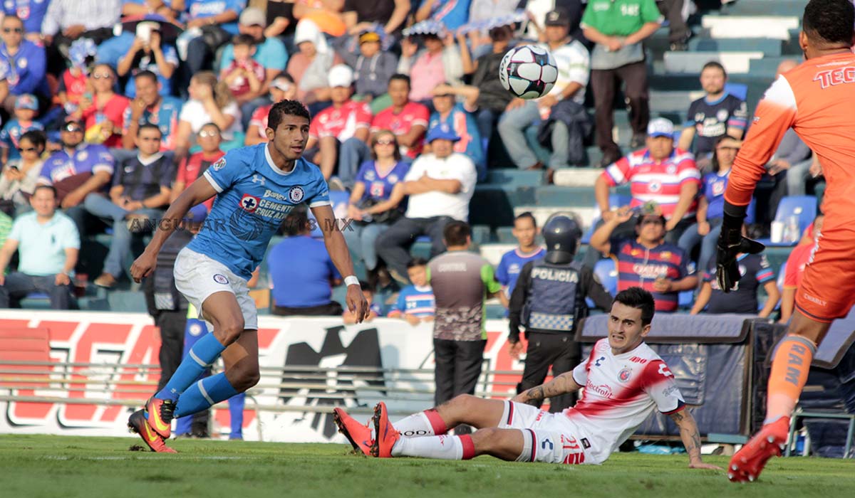 Cruz Azul respira y le gana al Veracruz 5-3 en la Jornada  12