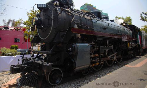 Locomotora Emperatriz 2816 llego a la CDMX