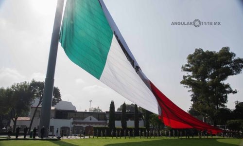 Ceremonia de Izamiento de Bandera Monumental