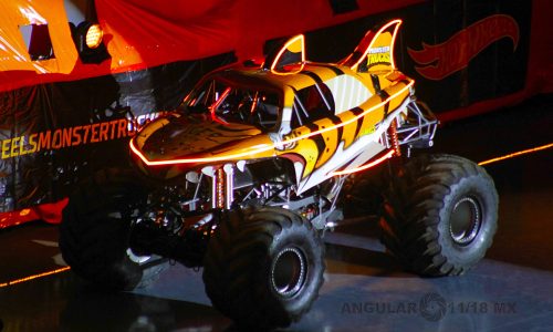 HOT WHEELS MONSTER TRUCKS LIVE GLOW-N-FIRE MEXICO 2026