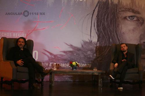 El Director de cine Alejandro Gonzales Iñarritu y el actor Leonardo Dicaprio en conferencia de prensa en la ciudad de México 1