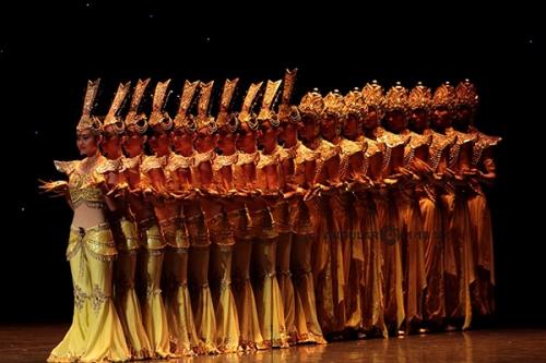 el espectáculo chino  My Dream se presento en el teatro de la ciudad